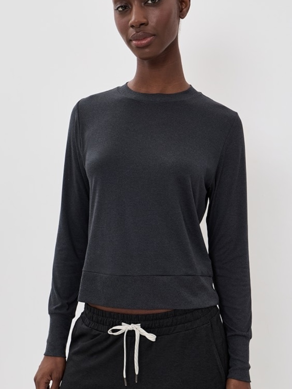 NWOT Vuori Women's Daydream Crew in Black Heather - Size Medium